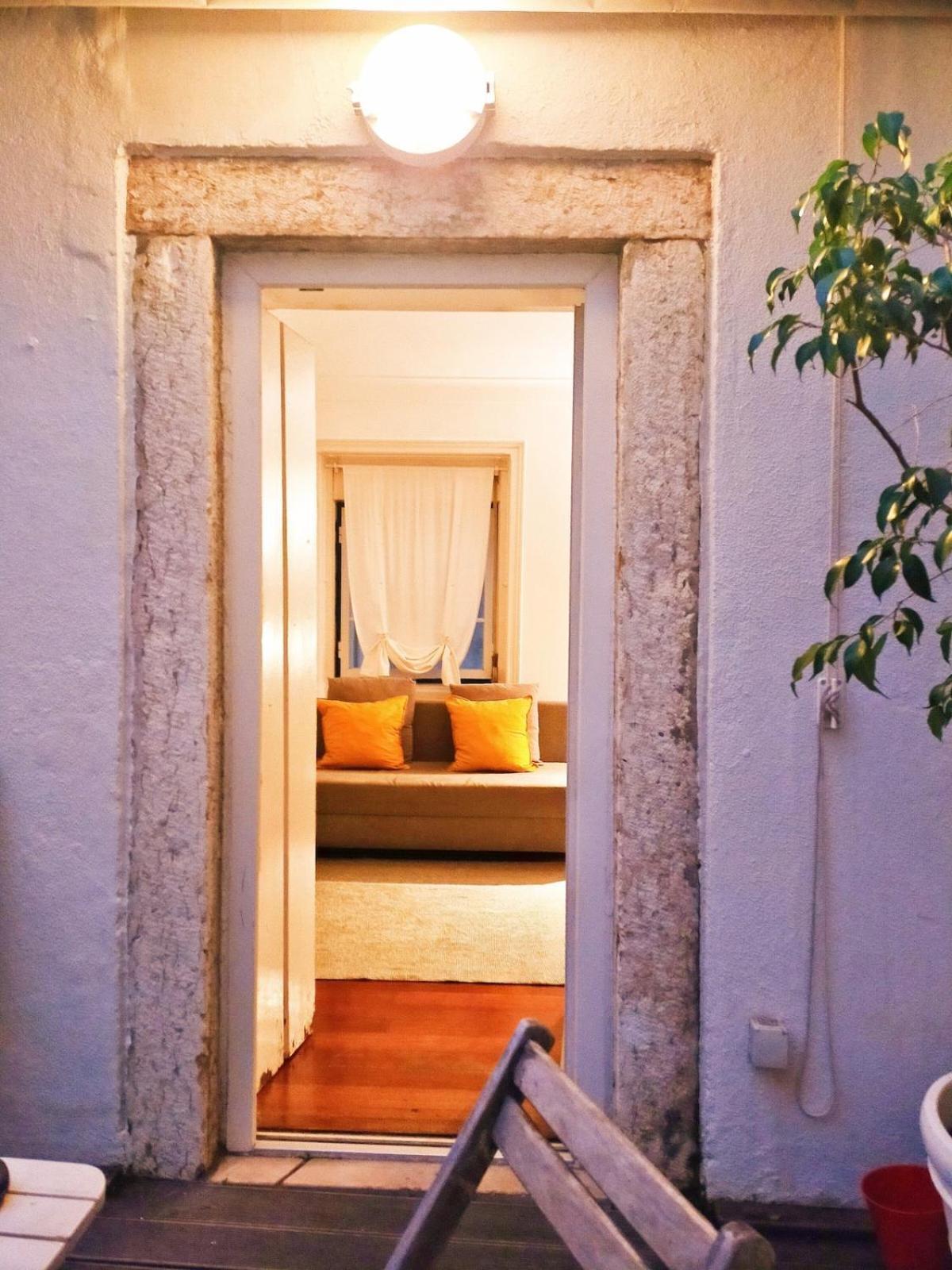 Apartment Terrace At Typical Bica And Chiado